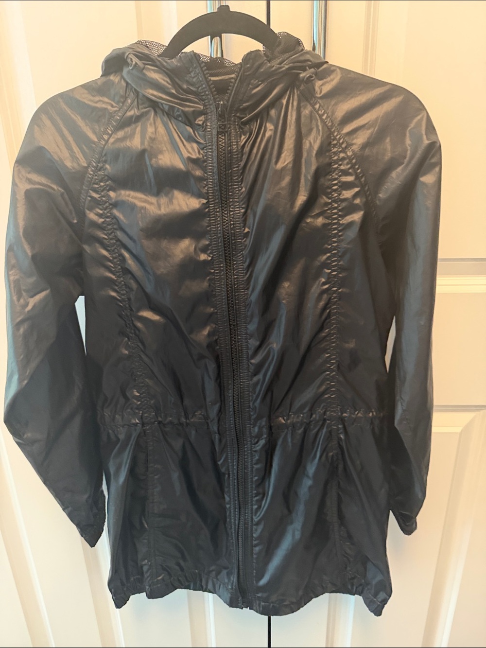 Lightweight Women's Hooded Windbreaker Jacket - Black